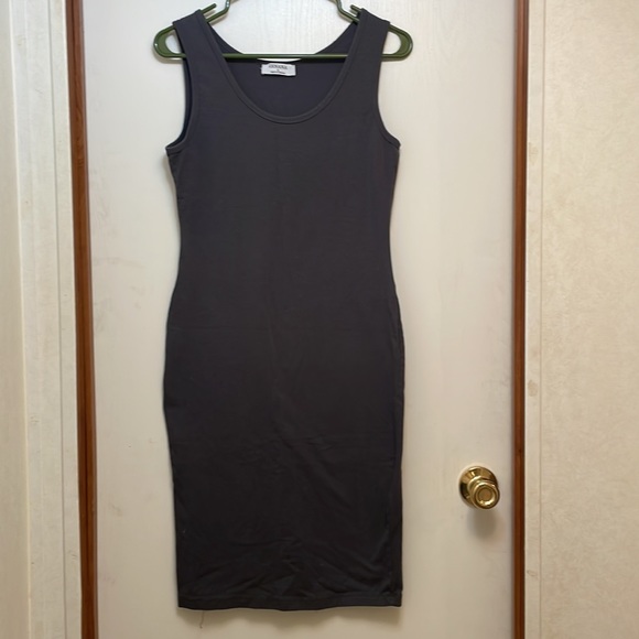 Zenana Outfitters Dresses & Skirts - Zenana fitted Tank top dress. Charcoal gray. Size large with stretch.